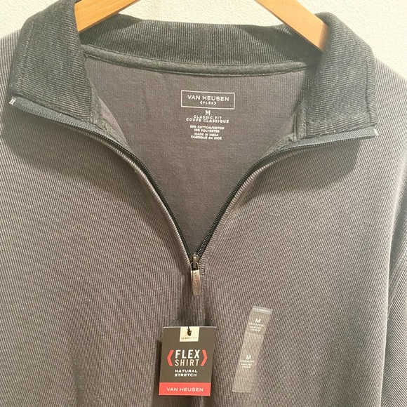 Van Heusen Men’s Classic Fit Quarter Zip Stand up Collar V-Neck Sweater in Gray - Picture 2 of 3